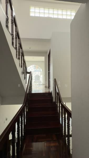 3-BR Townhouse, Bangkok, Khlong Tan Nua, Watthana, Bangkok, 3 Bedrooms, 250 sqm, Townhouse For Rent, by Nusara Rongtran, 500184787 - DDproperty.com