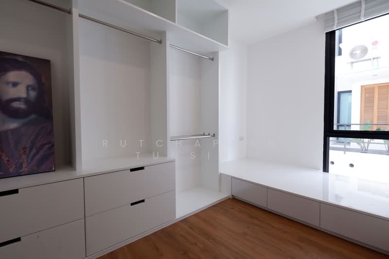 ทาวน์เฮ้าส์ในโครงการ ให้เช่า – ใกล้เซ็นทรัลเฟสติวัล เพียง 10 นาที ค่าเช่า 35,000 บาท / เดือนNo.6H149, Chiang Mai, San Phra Net, San Sai, Chiang Mai, 3 Bedrooms, 185 sqm, Townhouse For Rent, by Rutchaporn Tunsiri, 500184929 - DDproperty.com