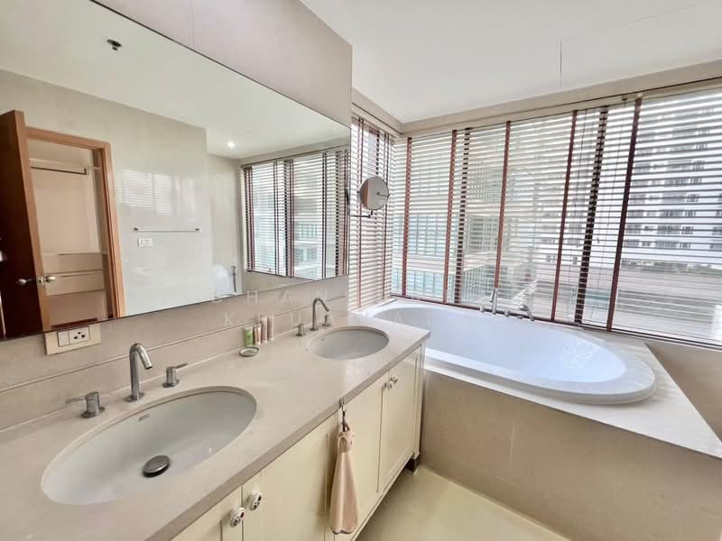 The Emporio Place, Bangkok, 93 Soi Sukhumvit 24, Sukhumvit Road, Khong Tan, Khlong Toei, Bangkok, 3 Bedrooms, 162 sqm, Condo For Sale, by Chanisara Kruakaew, 500185089 - DDproperty.com