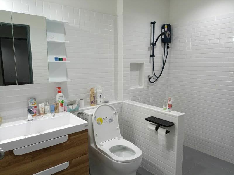 Shop House for Sale In Phra Khanong Sukhuvit Soi 48, Bangkok, Bang Chak, Phra Khanong, Bangkok, 9 Bedrooms, 540 sqm, Townhouse For Sale, by Sagar Shukla, 500185115 - DDproperty.com