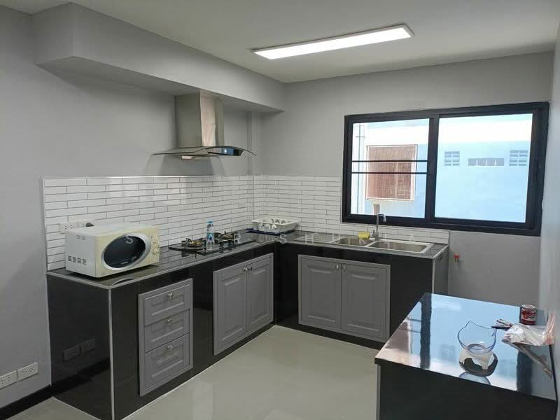 ขายอาคารพาณิชย์ในพระโขนงสุขุมวิทซอย 48, กรุงเทพ, บางจาก, พระโขนง, กรุงเทพ, 540 ตร.ม., ทาวน์เฮ้าส์ ขาย, โดย Sagar Shukla, 500185115 - DDproperty.com