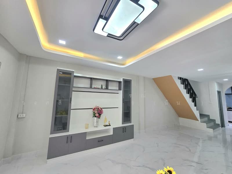 Poonsinh Thani 3, Bangkok, Rat Phatthana Road, Khlong Song Ton Nun, Lat Krabang, Bangkok, 2 Bedrooms, 80 sqm, Townhouse For Sale, by นภัสศรณ์ วงศ์สินไทยกร (นันท์), 500185156 - DDproperty.com