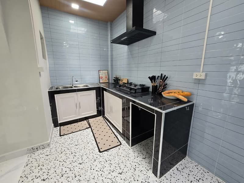 Poonsinh Thani 3, Bangkok, Rat Phatthana Road, Khlong Song Ton Nun, Lat Krabang, Bangkok, 2 Bedrooms, 80 sqm, Townhouse For Sale, by นภัสศรณ์ วงศ์สินไทยกร (นันท์), 500185156 - DDproperty.com