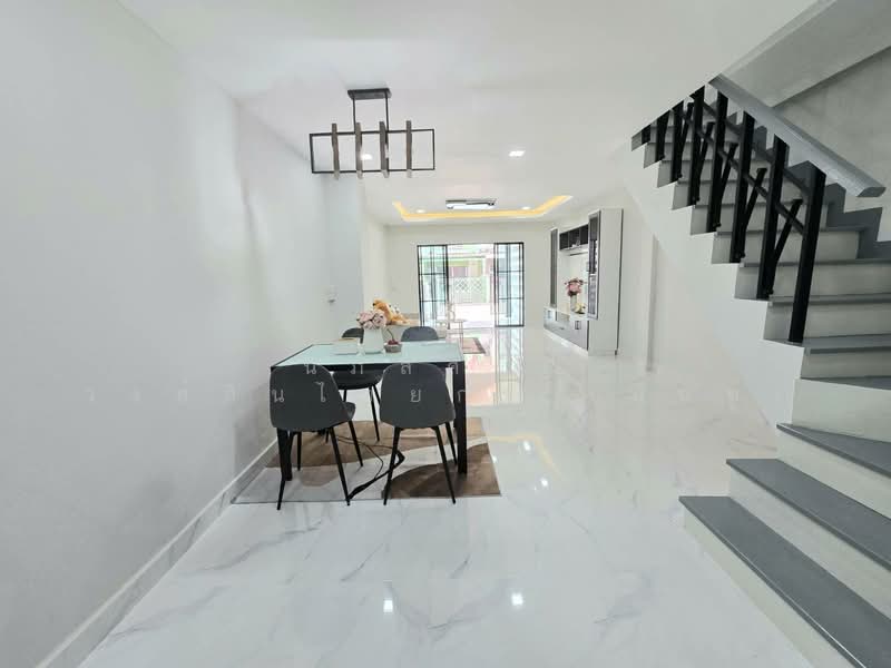 Poonsinh Thani 3 : พูนสินธานี 3, กรุงเทพ, ถ.ราษฎร์พัฒนา, คลองสองต้นนุ่น, ลาดกระบัง, กรุงเทพ, 80 ตร.ม., ทาวน์เฮ้าส์ ขาย, โดย นภัสศรณ์ วงศ์สินไทยกร (นันท์), 500185156 - DDproperty.com