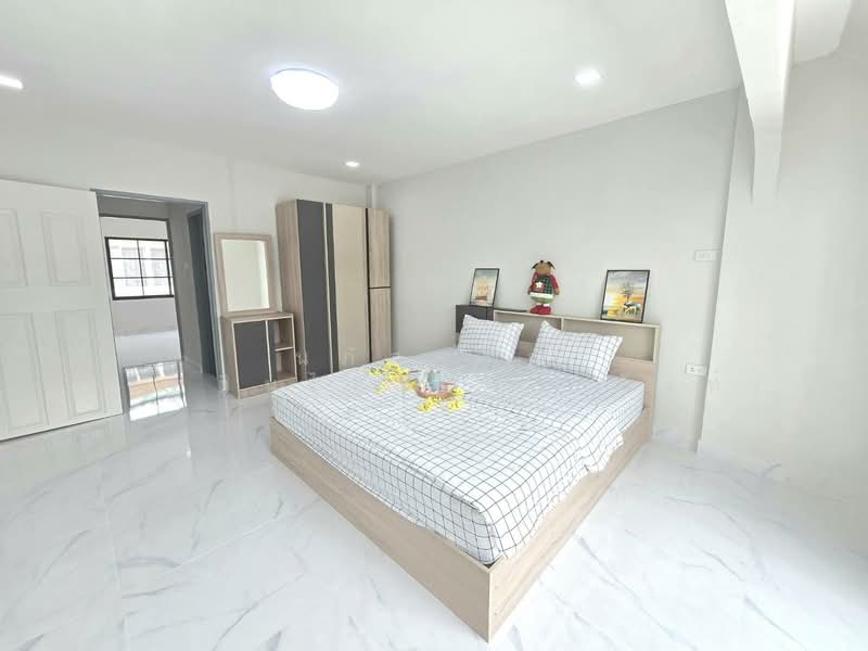 Poonsinh Thani 3, Bangkok, Rat Phatthana Road, Khlong Song Ton Nun, Lat Krabang, Bangkok, 2 Bedrooms, 80 sqm, Townhouse For Sale, by นภัสศรณ์ วงศ์สินไทยกร (นันท์), 500185156 - DDproperty.com