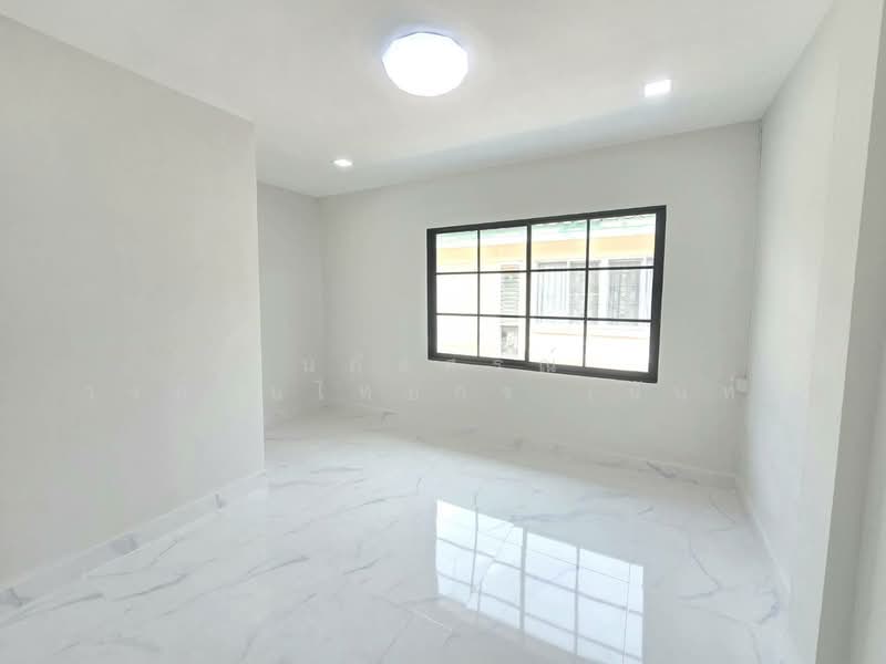 Poonsinh Thani 3, Bangkok, Rat Phatthana Road, Khlong Song Ton Nun, Lat Krabang, Bangkok, 2 Bedrooms, 80 sqm, Townhouse For Sale, by นภัสศรณ์ วงศ์สินไทยกร (นันท์), 500185156 - DDproperty.com