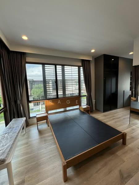 Burasiri Krungthep Kreetha, Bangkok, 95 Soi Pracha Ruam Chai, Hua Mak, Bang Kapi, Bangkok, 4 Bedrooms, 300 sqm, Single Detached House For Sale, by NRagent, 500185187 - DDproperty.com