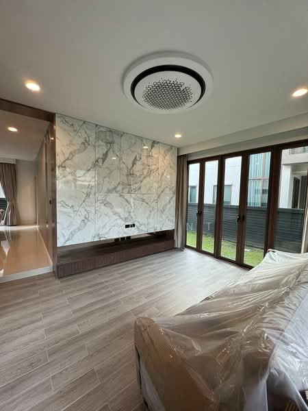 Burasiri Krungthep Kreetha, Bangkok, 95 Soi Pracha Ruam Chai, Hua Mak, Bang Kapi, Bangkok, 4 Bedrooms, 300 sqm, Single Detached House For Sale, by NRagent, 500185187 - DDproperty.com