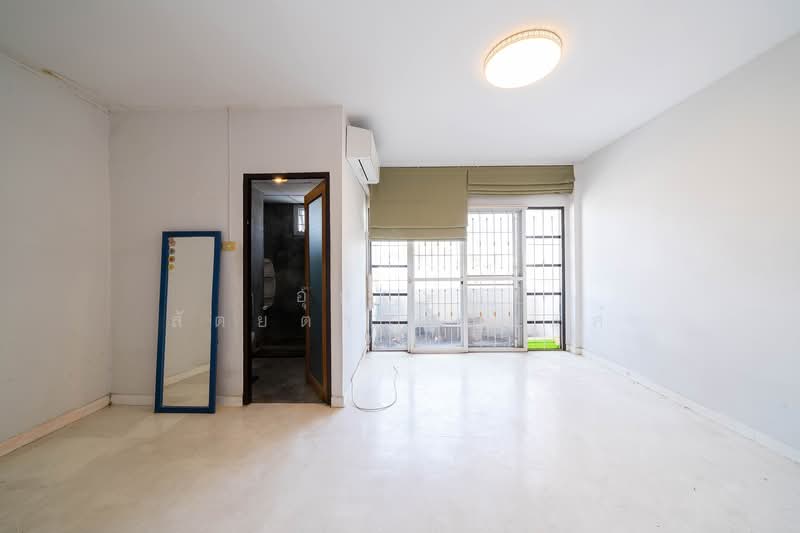 ขาย ทาวน์โฮม 3.5 ชั้น เล่นระดับทุกชั้น 31 ตร.ว. ทำเลทองสตรีวิทยา 2 โชคชัย 4, กรุงเทพ, ถนนสตรีวิทยา 2 ซอย 23, ลาดพร้าว, ลาดพร้าว, กรุงเทพ, 261 ตร.ม., ทาวน์เฮ้าส์ ขาย, โดย อุกฤษฎ์ สัตย์ตระกูลวงศ์, 500185212 - DDproperty.com