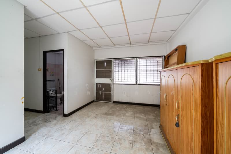 ขาย ทาวน์โฮม 3.5 ชั้น เล่นระดับทุกชั้น 31 ตร.ว. ทำเลทองสตรีวิทยา 2 โชคชัย 4, Bangkok, ถนนสตรีวิทยา 2 ซอย 23, Lat Phrao, Lat Phrao, Bangkok, 4 Bedrooms, 261 sqm, Townhouse For Sale, by อุกฤษฎ์ สัตย์ตระกูลวงศ์, 500185212 - DDproperty.com