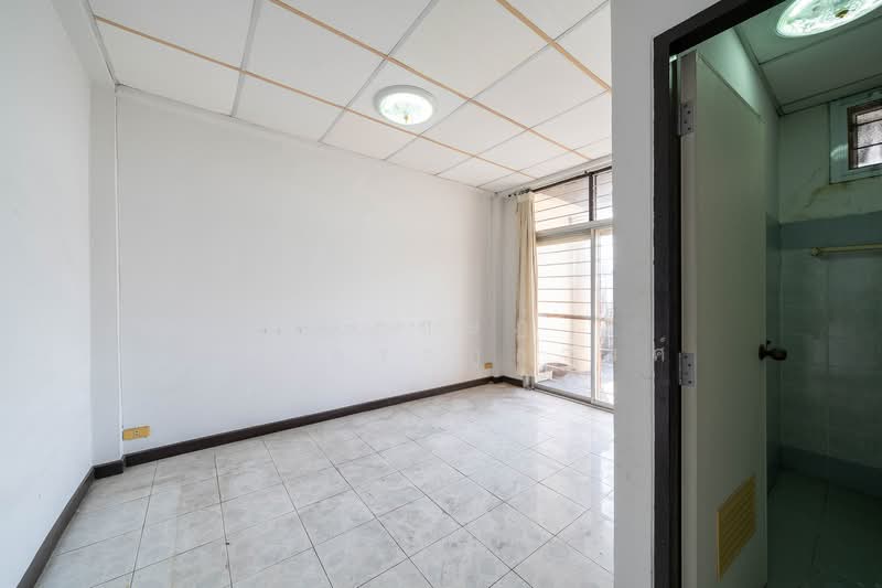 ขาย ทาวน์โฮม 3.5 ชั้น เล่นระดับทุกชั้น 31 ตร.ว. ทำเลทองสตรีวิทยา 2 โชคชัย 4, กรุงเทพ, ถนนสตรีวิทยา 2 ซอย 23, ลาดพร้าว, ลาดพร้าว, กรุงเทพ, 261 ตร.ม., ทาวน์เฮ้าส์ ขาย, โดย อุกฤษฎ์ สัตย์ตระกูลวงศ์, 500185212 - DDproperty.com