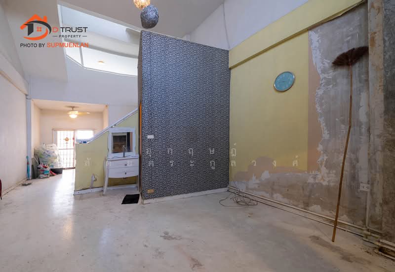 ขาย ทาวน์โฮม 3.5 ชั้น เล่นระดับทุกชั้น 31 ตร.ว. ทำเลทองสตรีวิทยา 2 โชคชัย 4, Bangkok, ถนนสตรีวิทยา 2 ซอย 23, Lat Phrao, Lat Phrao, Bangkok, 4 Bedrooms, 261 sqm, Townhouse For Sale, by อุกฤษฎ์ สัตย์ตระกูลวงศ์, 500185212 - DDproperty.com