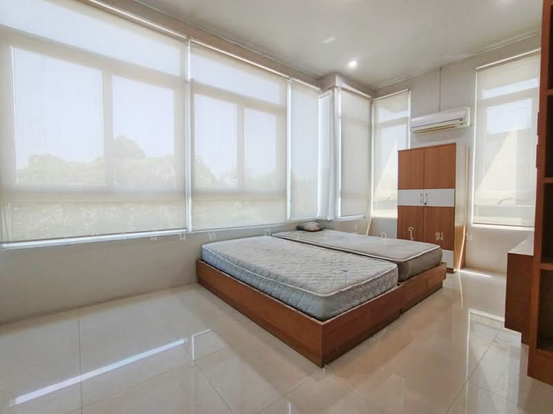 ให้เช่าสำนักงาน 400 ตรม. โฮมออฟฟิสทาวน์อินทาวน์ ลาดพร้าว 94, Bangkok, Phlapphla, Wang Thonglang, Bangkok, , 400 sqm, Office Space For Rent, by Chanitnun Mewongukote, 500185245 - DDproperty.com