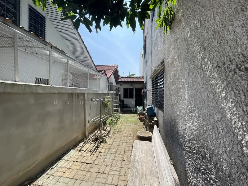 Ubon Chat 2 : อุบลชาติ 2, นนทบุรี, 11 Soi Ubonchat Village 2, บางรักน้อย, เมืองนนทบุรี, นนทบุรี, 124 ตร.ม., ทาวน์เฮ้าส์ ขาย, โดย สรภพ ยอดไชย (สีฝุ่น), 500185247 - DDproperty.com