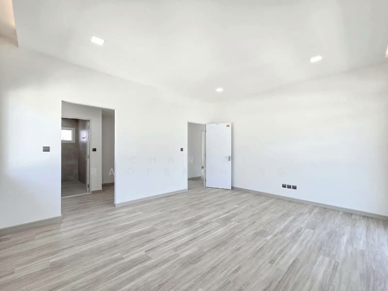 Mantana Ratchaphruek-Maha Chesadabodindranusorn Bridge, Nonthaburi, Nonthaburi 1 Road, Bang Krang, Muang Nonthaburi, Nonthaburi, 4 Bedrooms, 185 sqm, Single Detached House For Sale, by Chantat Raoprachong, 500185279 - DDproperty.com