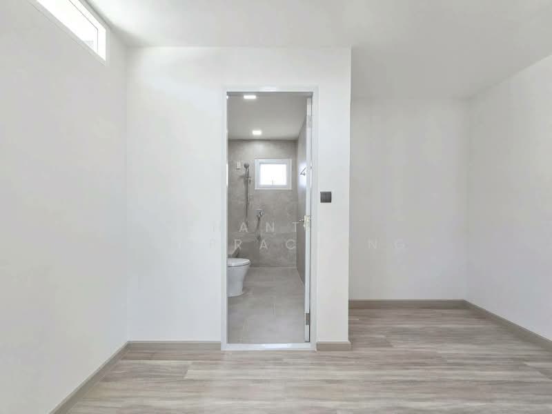 Mantana Ratchaphruek-Maha Chesadabodindranusorn Bridge, Nonthaburi, Nonthaburi 1 Road, Bang Krang, Muang Nonthaburi, Nonthaburi, 4 Bedrooms, 185 sqm, Single Detached House For Sale, by Chantat Raoprachong, 500185279 - DDproperty.com