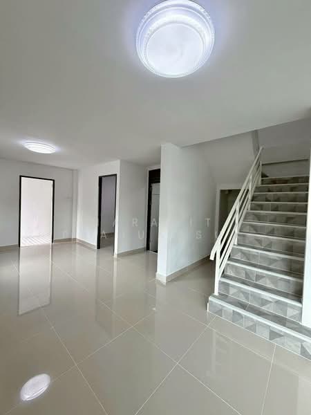 Baan Nanthicha 3/8, Nonthaburi, นนทบุรี  ไทรน้อย  ไทรน้อย, Sai Noi, Sai Noi, Nonthaburi, 4 Bedrooms, 112 sqm, Townhouse For Sale, by Naravit Prajuabsuk, 500185345 - DDproperty.com