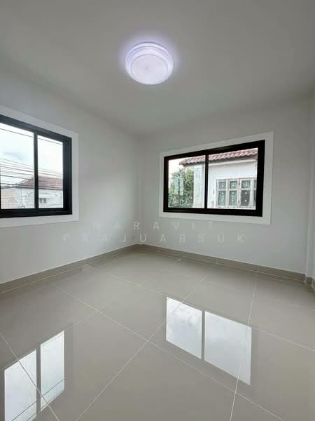 Baan Nanthicha 3/8 : บ้านนันทิชา 3/8, นนทบุรี, นนทบุรี  ไทรน้อย  ไทรน้อย, ไทรน้อย, ไทรน้อย, นนทบุรี, 112 ตร.ม., ทาวน์เฮ้าส์ ขาย, โดย Naravit Prajuabsuk, 500185345 - DDproperty.com