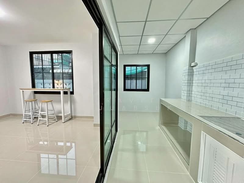 Baan Buathong 4, Nonthaburi, Ban Kluay-Sai Noi Road, Phimonrat, Bang Bua Thong, Nonthaburi, 2 Bedrooms, 96 sqm, Townhouse For Sale, by Naravit Prajuabsuk, 500185375 - DDproperty.com
