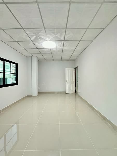 Baan Buathong 4, Nonthaburi, Ban Kluay-Sai Noi Road, Phimonrat, Bang Bua Thong, Nonthaburi, 2 Bedrooms, 96 sqm, Townhouse For Sale, by Naravit Prajuabsuk, 500185375 - DDproperty.com