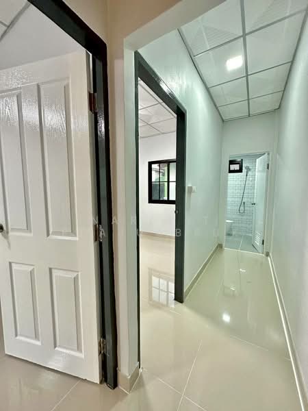 Baan Buathong 4, Nonthaburi, Ban Kluay-Sai Noi Road, Phimonrat, Bang Bua Thong, Nonthaburi, 2 Bedrooms, 96 sqm, Townhouse For Sale, by Naravit Prajuabsuk, 500185375 - DDproperty.com