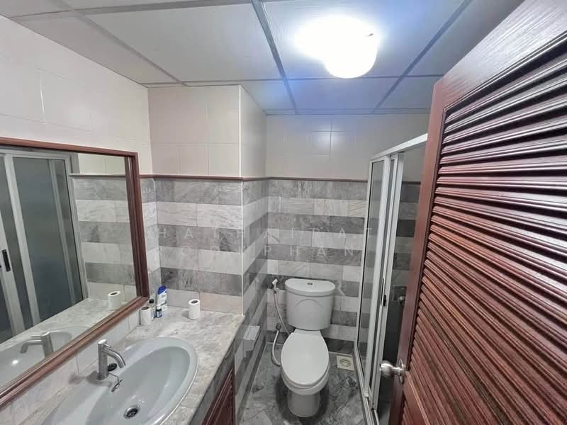 Silom Suite, Bangkok, Soi Sathorn 12, Sathorn Road, Silom, Bang Rak, Bangkok, 1 Bedroom, 52 sqm, Condo For Sale, by Hathairat  Rookphan  , 500185545 - DDproperty.com