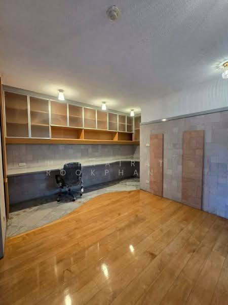 Sithakarn Condominium, Bangkok, 19 22 Chit Lom Alley, Lumphini, Pathum Wan, Bangkok, 2 Bedrooms, 245 sqm, Condo For Rent, by Hathairat  Rookphan  , 500185552 - DDproperty.com