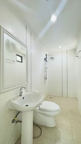 3-BR House, Chon Buri (Pattaya), Nong Pla Lai, Bang Lamung (Pattaya), Chon Buri (Pattaya), 3 Bedrooms, 150 sqm, Single Detached House For Sale, by Sirisongkran Kasemkun, 500185574 - DDproperty.com