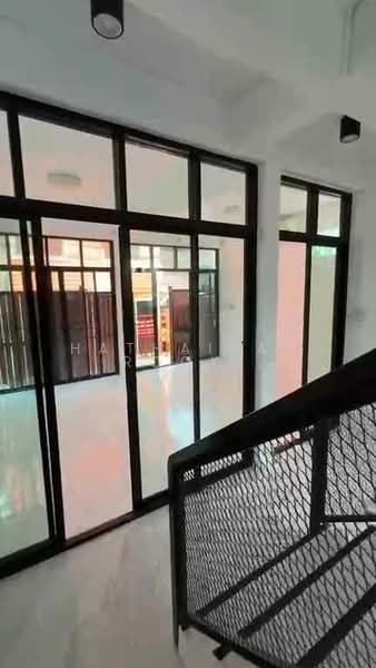 3-BR House, Bangkok, Ban Chang Lo, Bangkok Noi, Bangkok, 3 Bedrooms, 120 sqm, Single Detached House For Sale, by Hathairat  Rookphan  , 500185587 - DDproperty.com
