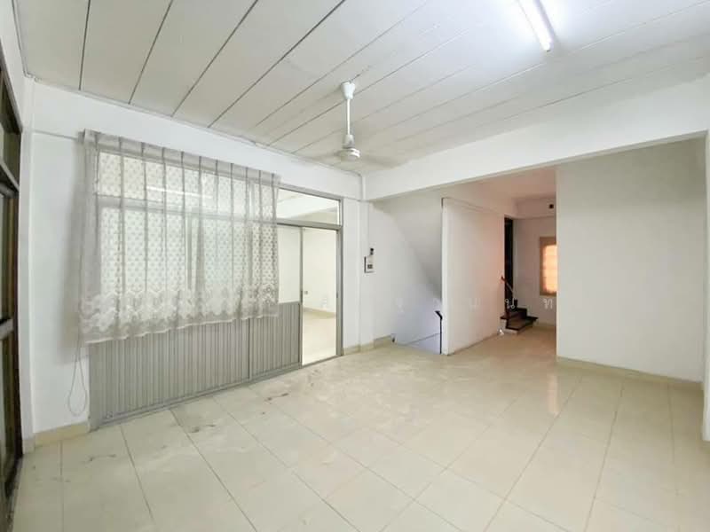 หมู่บ้าน สินธร แฮปปี้แลนด์, กรุงเทพ, คลองจั่น, บางกะปิ, กรุงเทพ, 144 ตร.ม., ตึกแถว-อาคารพาณิชย์ ขาย, โดย ณัฐยา ศิริฐานนท์, 500185599 - DDproperty.com