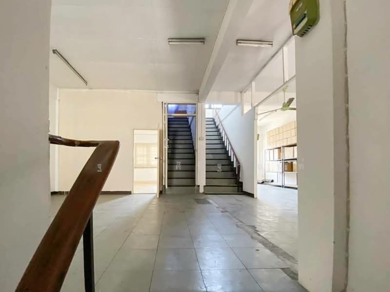 หมู่บ้าน สินธร แฮปปี้แลนด์, Bangkok, Khlong Chan, Bang Kapi, Bangkok, , 144 sqm, Shophouse For Sale, by ณัฐยา ศิริฐานนท์, 500185599 - DDproperty.com