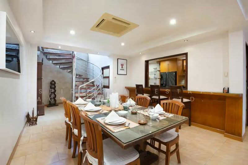 Townhouse in Sukhumvit 39, Phromphong, Bangkok, Khlong Tan Nua, Watthana, Bangkok, 4 Bedrooms, 440 sqm, Townhouse For Sale, by Aspire Real Estate Agency Co., Ltd., 500185742 - DDproperty.com