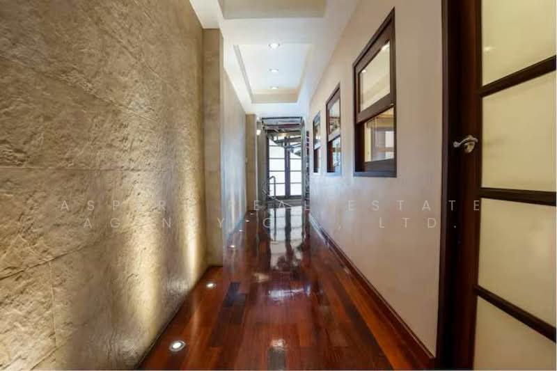 Townhouse in Sukhumvit 39, Phromphong, Bangkok, Khlong Tan Nua, Watthana, Bangkok, 4 Bedrooms, 440 sqm, Townhouse For Sale, by Aspire Real Estate Agency Co., Ltd., 500185742 - DDproperty.com