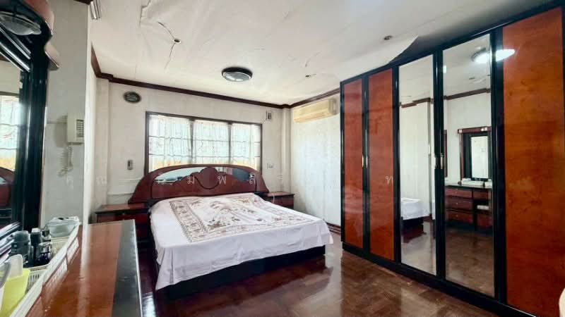 บ้านเดี่ยว พิบูลย์ จรัญสนิทวงศ์ 35 ใกล้ MRT แยกไฟฉาย, Bangkok, พรานนก-กาญจนาภิเษก, Bang Prom, Taling Chan, Bangkok, 6 Bedrooms, 400 sqm, Single Detached House For Sale, by คุณ พิมพ์สิริ ( ทราย ), 500185752 - DDproperty.com