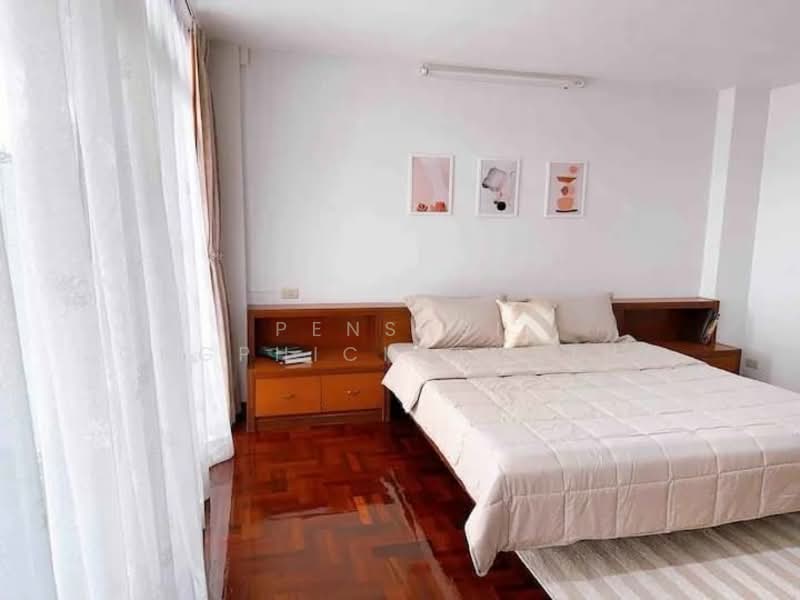 Homhual Mansion, Bangkok, 104 Soi Sukhumvit 49, Khlong Tan Nua, Watthana, Bangkok, 3 Bedrooms, 200 sqm, Apartment For Rent, by Pensasi Ongphichetmetha, 500185812 - DDproperty.com