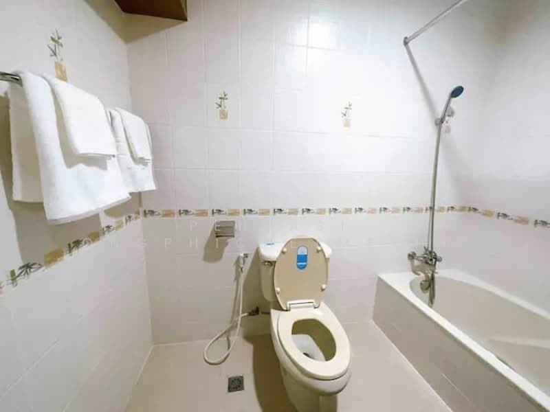 Homhual Mansion, Bangkok, 104 Soi Sukhumvit 49, Khlong Tan Nua, Watthana, Bangkok, 3 Bedrooms, 200 sqm, Apartment For Rent, by Pensasi Ongphichetmetha, 500185812 - DDproperty.com