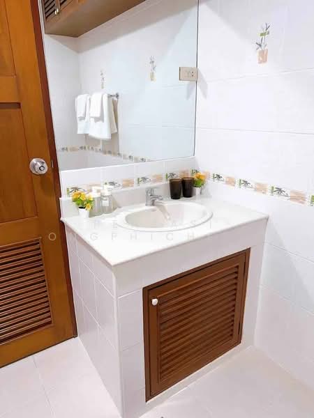 Homhual Mansion, Bangkok, 104 Soi Sukhumvit 49, Khlong Tan Nua, Watthana, Bangkok, 3 Bedrooms, 200 sqm, Apartment For Rent, by Pensasi Ongphichetmetha, 500185812 - DDproperty.com