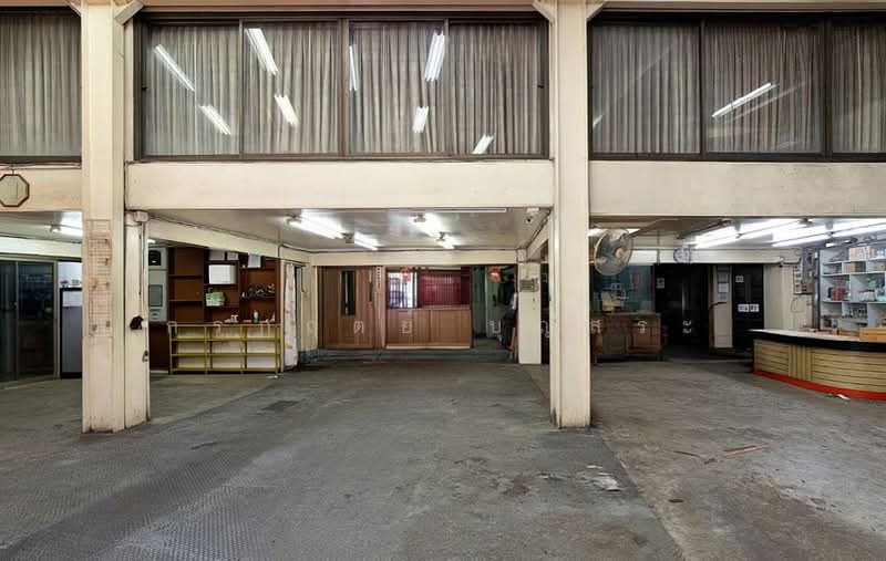 ตึก 4.5 ชั้น 5 คูหา มีดาดฟ้า (ห้องมุม) วงเวียนโอเดียน ซอยเยาวราช 3, Bangkok, เยาวราช, Samphanthawong, Samphanthawong, Bangkok, 1 Bedroom, 1,100 sqm, Townhouse For Sale, by กรกฤตย์ บุญสระ, 500185875 - DDproperty.com