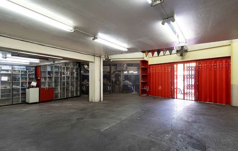 ตึก 4.5 ชั้น 5 คูหา มีดาดฟ้า (ห้องมุม) วงเวียนโอเดียน ซอยเยาวราช 3, Bangkok, เยาวราช, Samphanthawong, Samphanthawong, Bangkok, 1 Bedroom, 1,100 sqm, Townhouse For Sale, by กรกฤตย์ บุญสระ, 500185875 - DDproperty.com