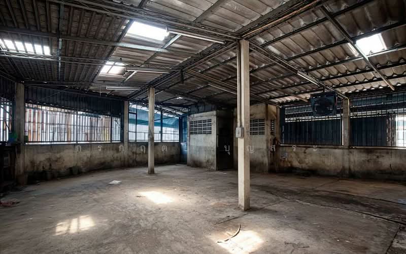 ตึก 4.5 ชั้น 5 คูหา มีดาดฟ้า (ห้องมุม) วงเวียนโอเดียน ซอยเยาวราช 3, Bangkok, เยาวราช, Samphanthawong, Samphanthawong, Bangkok, 1 Bedroom, 1,100 sqm, Townhouse For Sale, by กรกฤตย์ บุญสระ, 500185875 - DDproperty.com