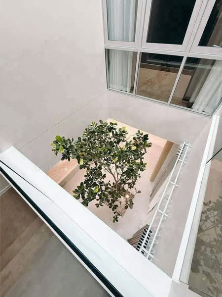 Noble Terra Rama 9-Ekamai, Bangkok, 299 Chamnian Soem Alley, Wang Thonglang, Wang Thonglang, Bangkok, 3 Bedrooms, 409 sqm, Single Detached House For Rent, by Tarit Chinsomboon, 500185886 - DDproperty.com