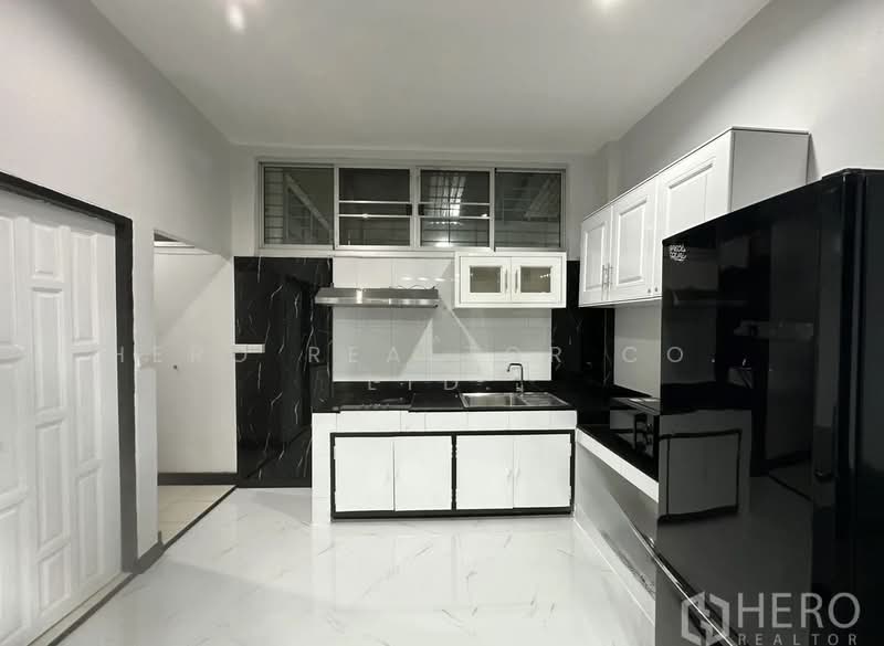 For Rent 3 Bedroom Townhouse in Khlong Toei Nuea Watthana Bangkok HRE00375, Bangkok, Khlongtoei Nua, Watthana, Bangkok, 3 Bedrooms, 200 sqm, Townhouse For Rent, by Hero Realtor Co., Ltd., 500185920 - DDproperty.com