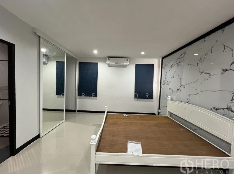 For Rent 3 Bedroom Townhouse in Khlong Toei Nuea Watthana Bangkok HRE00375, Bangkok, Khlongtoei Nua, Watthana, Bangkok, 3 Bedrooms, 200 sqm, Townhouse For Rent, by Hero Realtor Co., Ltd., 500185920 - DDproperty.com