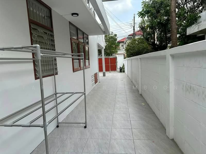 4-BR House, Bangkok, Bang Chak, Phra Khanong, Bangkok, 4 Bedrooms, 220 sqm, Single Detached House For Rent, by Tarit Chinsomboon, 500185954 - DDproperty.com