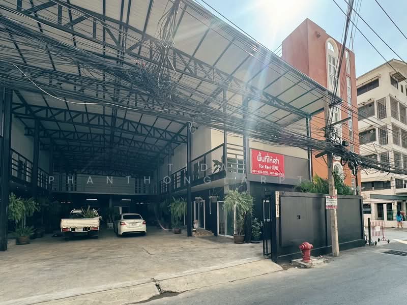 Warehouse with office space for rent, Ratchada, Huai Khwang, 1,500 sq m, near MRT Huai Khwang statio, Bangkok, Huai Khwang, Huai Khwang, Bangkok, , 1,500 sqm, Warehouse/Factory For Rent, by Tida phanthonglarptawee, 500185977 - DDproperty.com