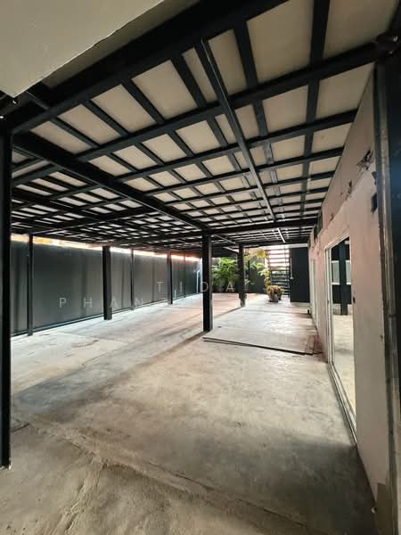 Warehouse with office space for rent, Ratchada, Huai Khwang, 1,500 sq m, near MRT Huai Khwang statio, Bangkok, Huai Khwang, Huai Khwang, Bangkok, , 1,500 sqm, Warehouse/Factory For Rent, by Tida phanthonglarptawee, 500185977 - DDproperty.com