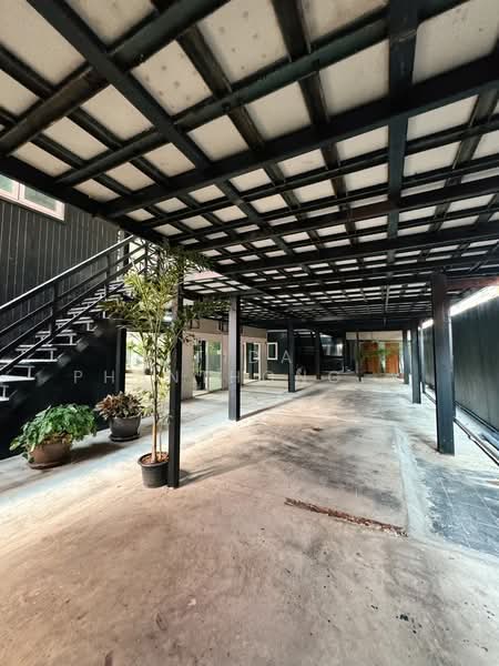 Warehouse with office space for rent, Ratchada, Huai Khwang, 1,500 sq m, near MRT Huai Khwang statio, Bangkok, Huai Khwang, Huai Khwang, Bangkok, , 1,500 sqm, Warehouse/Factory For Rent, by Tida phanthonglarptawee, 500185977 - DDproperty.com