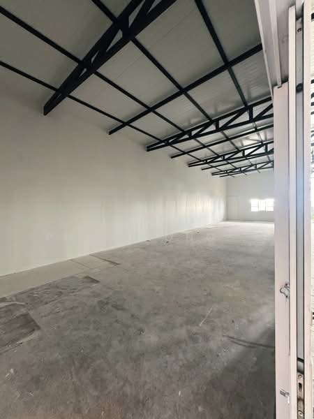 Warehouse with office space for rent, Ratchada, Huai Khwang, 1,500 sq m, near MRT Huai Khwang statio, Bangkok, Huai Khwang, Huai Khwang, Bangkok, , 1,500 sqm, Warehouse/Factory For Rent, by Tida phanthonglarptawee, 500185977 - DDproperty.com