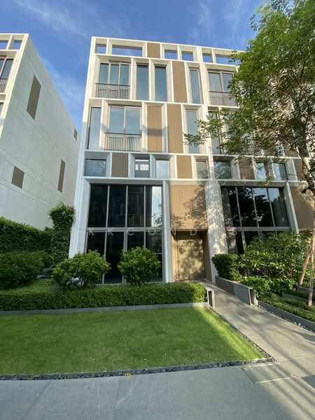 Quarter 39, Bangkok, 138  Soi Sukhumvit 39, Khlong Tan Nua, Watthana, Bangkok, 4 Bedrooms, 400 sqm, Townhouse For Rent, by BKKCONDOS, 500185986 - DDproperty.com
