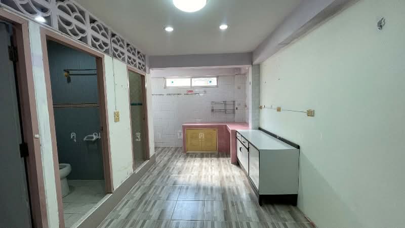 ทาวน์เฮ้าส์ ประชานิเวศน์ ซอย 3 ราคาถูก, Nonthaburi, ประชานิเวศน์, Tha-Sai, Muang Nonthaburi, Nonthaburi, 2 Bedrooms, 110 sqm, Townhouse For Sale, by คุณ ฐานิต (เตย), 500185989 - DDproperty.com